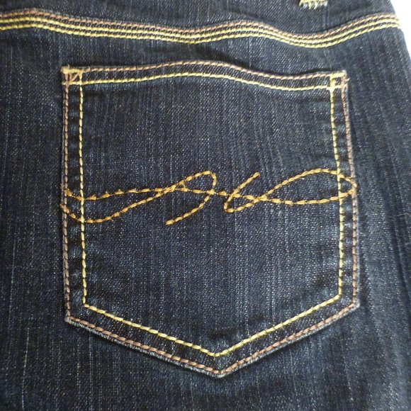 Tommy Hilfiger Denim Capris, Like New, Size 6 - Picture 10 of 14